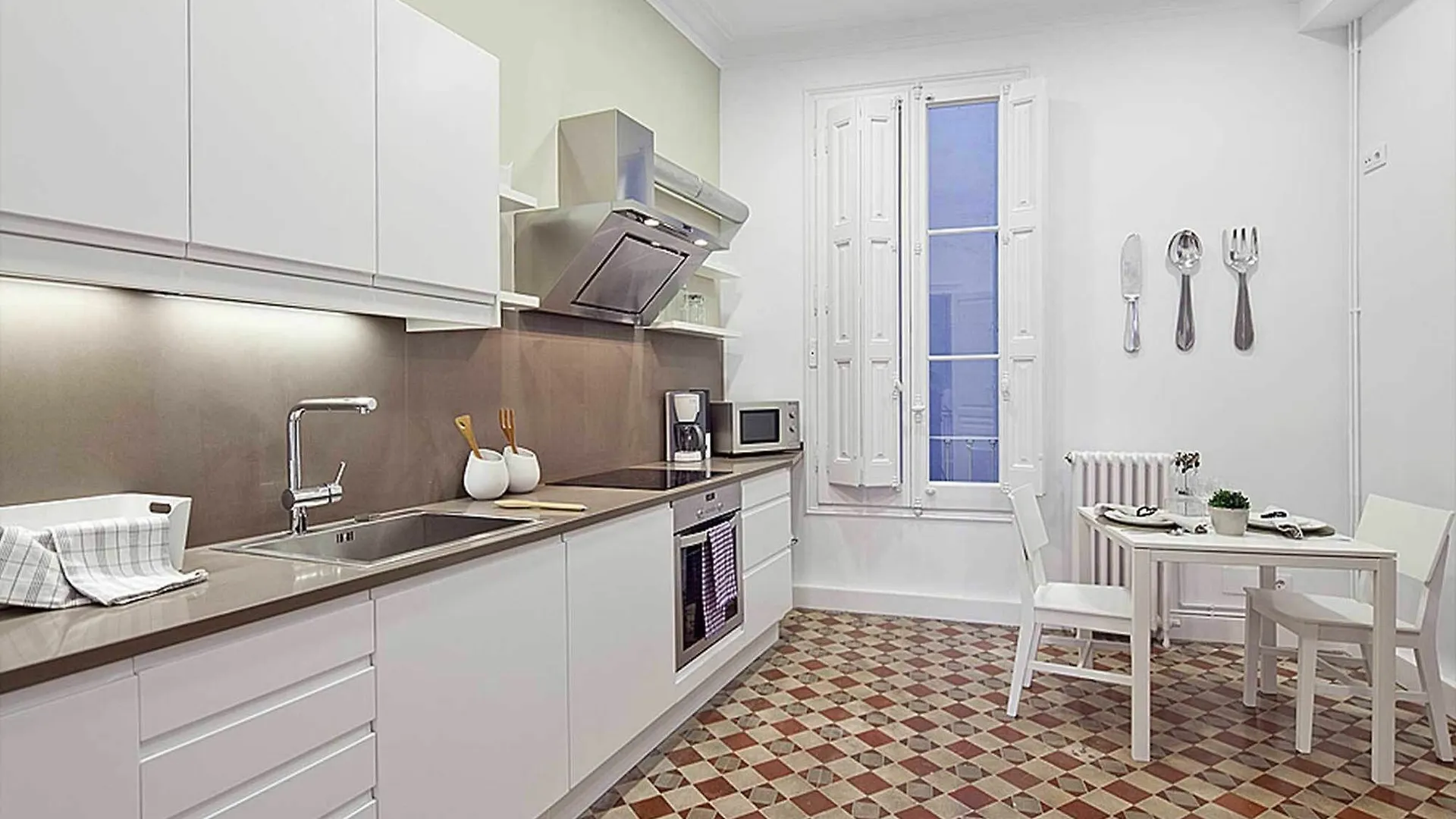 Luxurious Apartment For 9 People Recently Renovated In The Center Of Barcelona