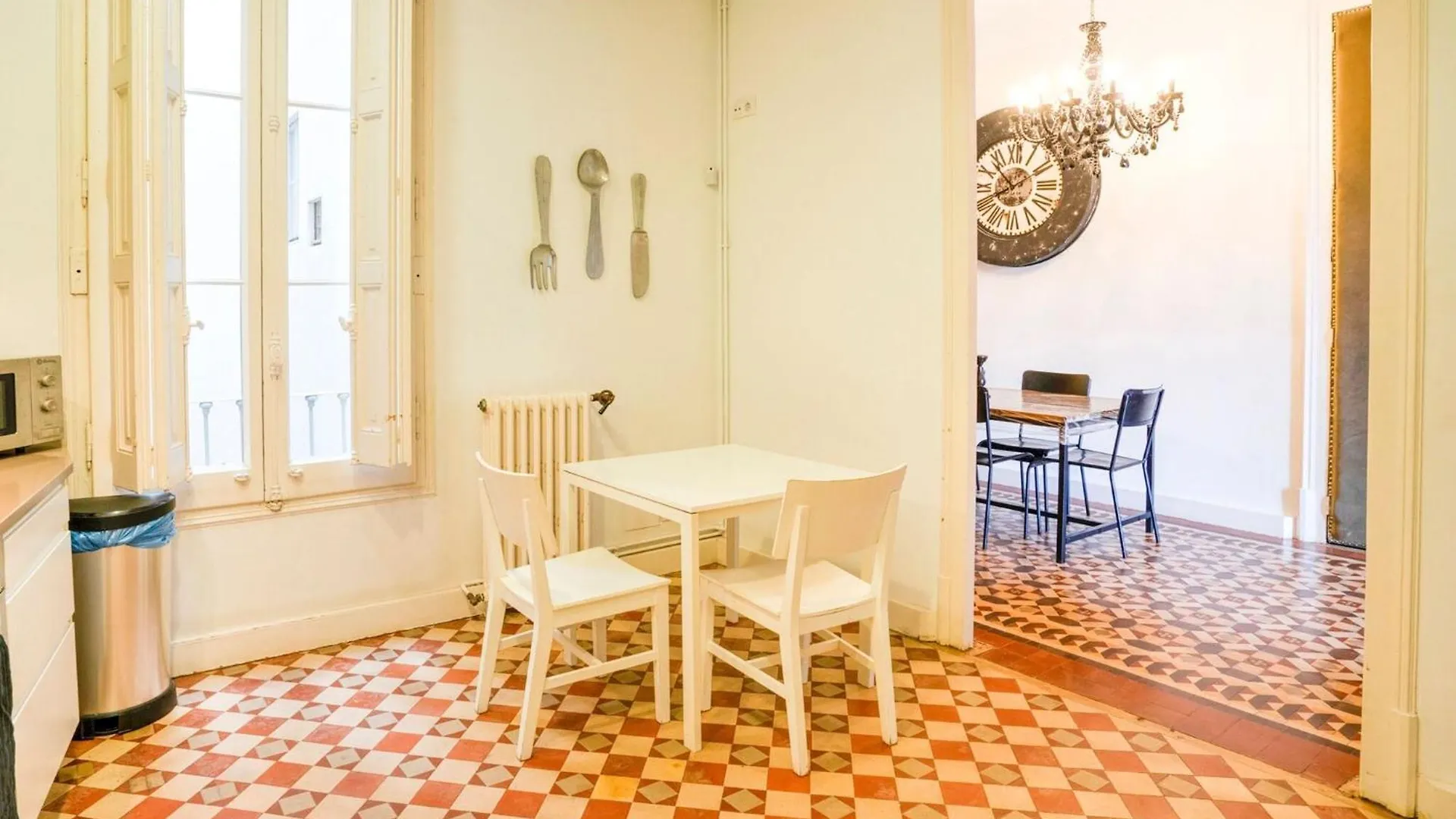 Luxurious Apartment For 9 People Recently Renovated In The Center Of Barcelone