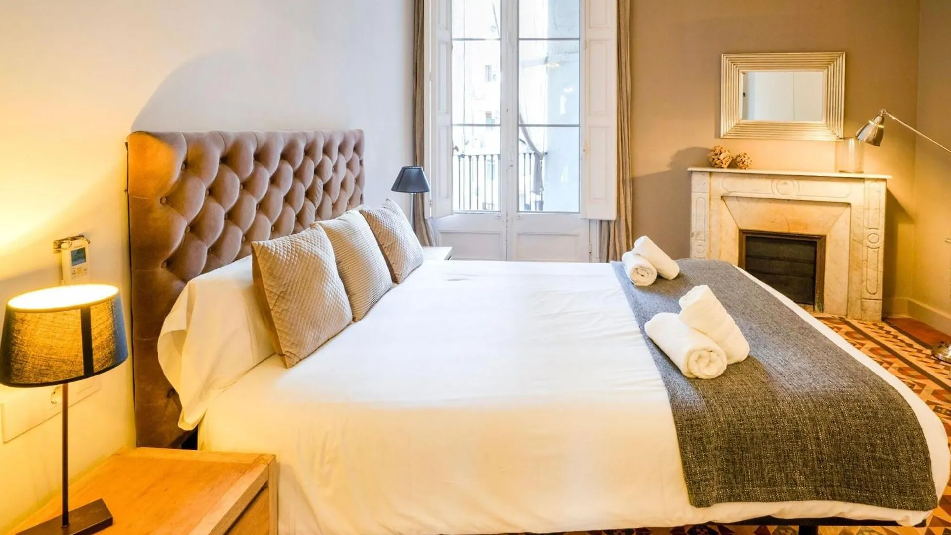 Villa Luxurious Apartment For 9 People Recently Renovated In The Center Of Barcelone Espagne