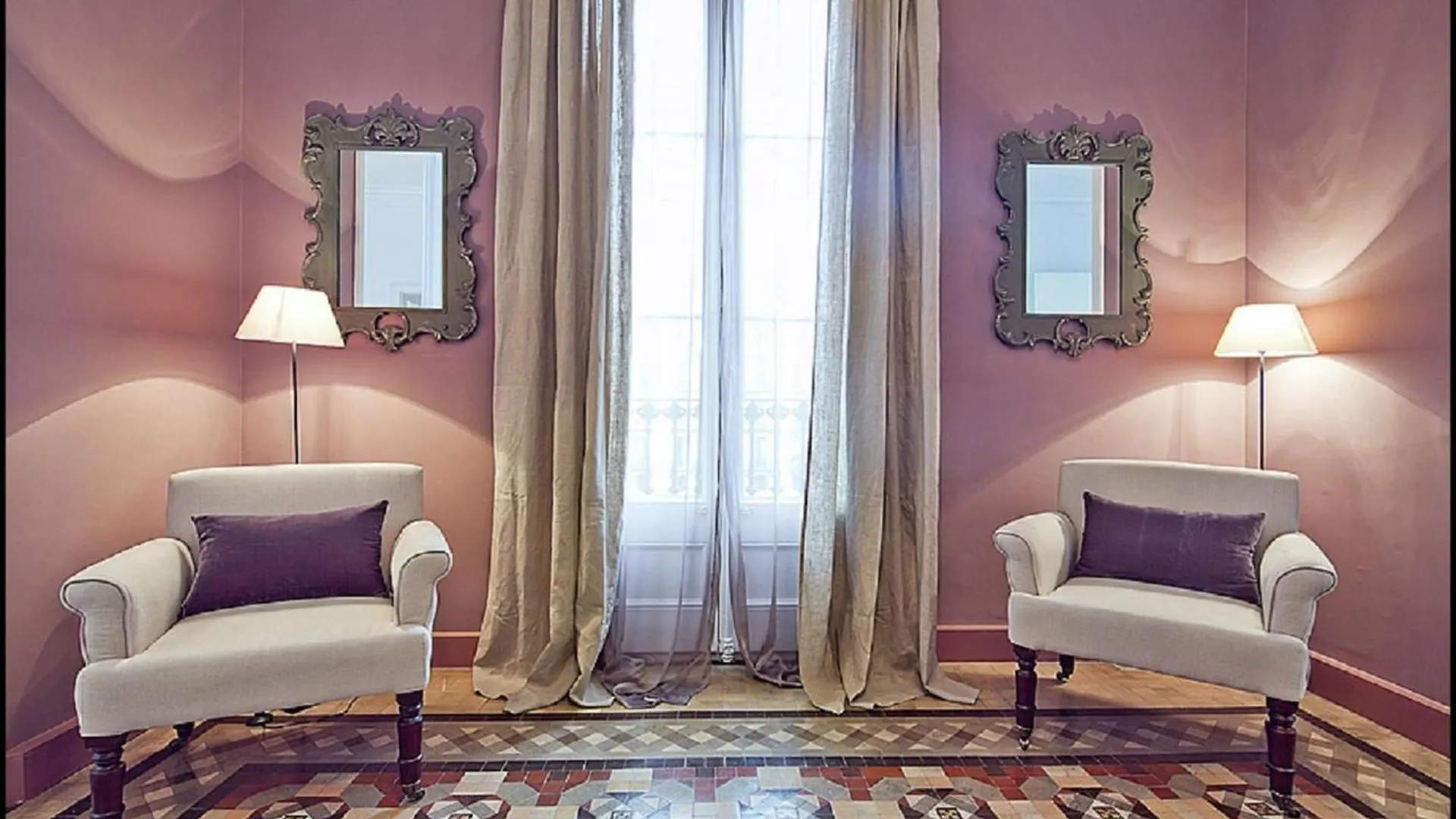 Luxurious Apartment For 9 People Recently Renovated In The Center Of Barcelone 0*,
