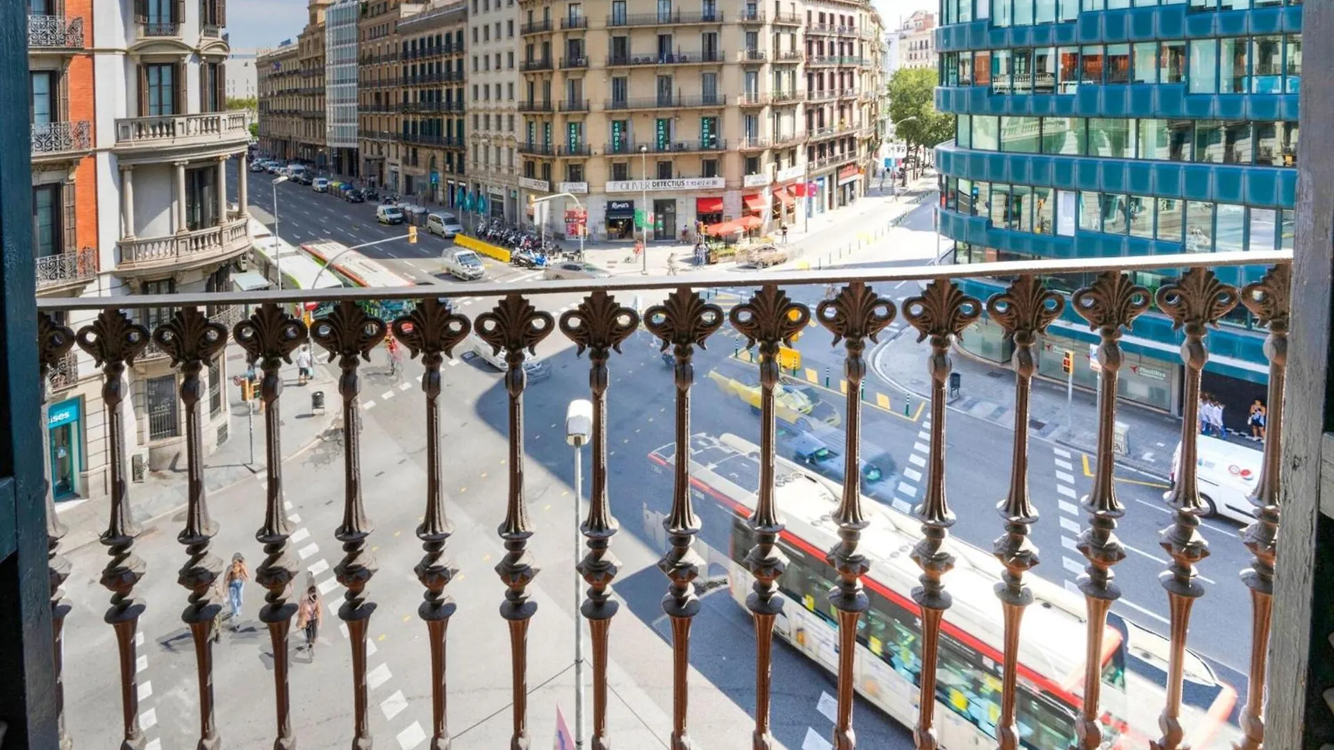 Luxurious Apartment For 9 People Recently Renovated In The Center Of Barcelone Villa