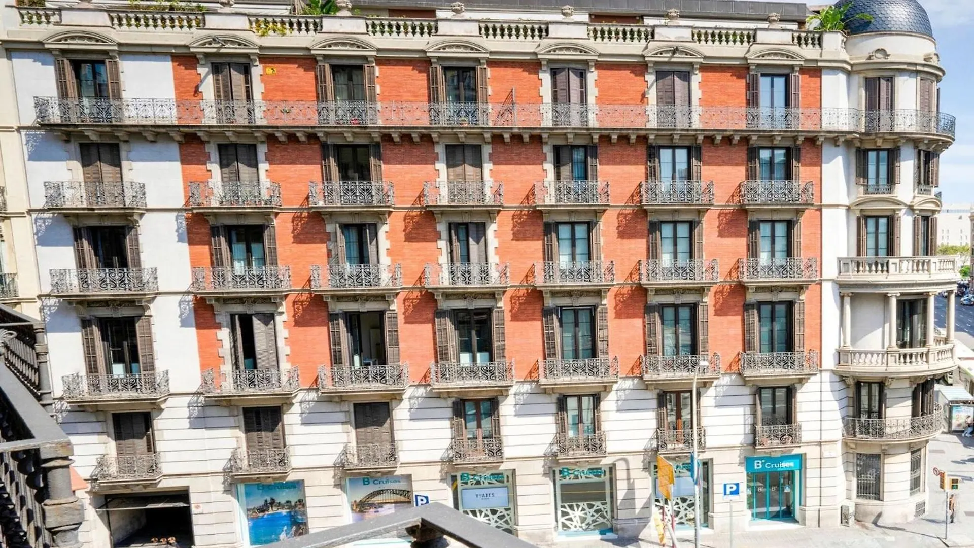 Luxurious Apartment For 9 People Recently Renovated In The Center Of Barcelone