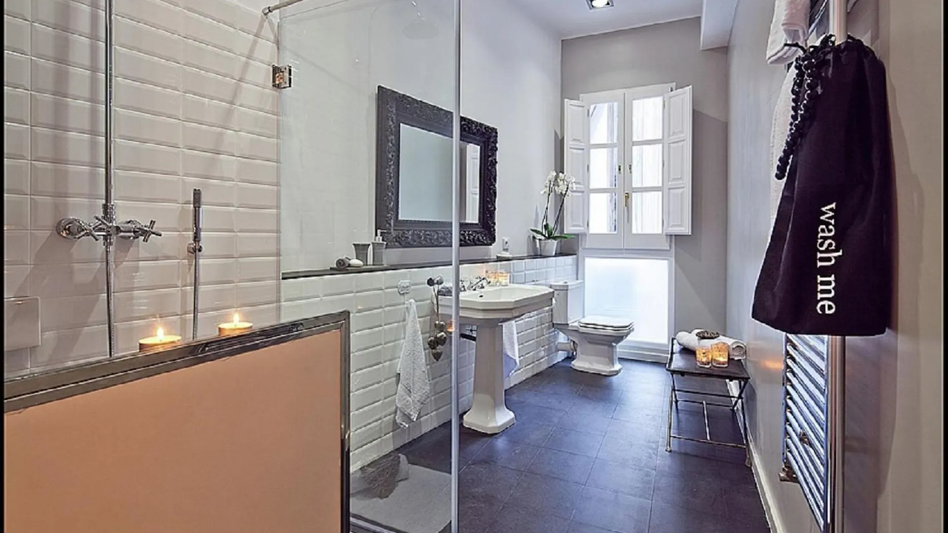 Luxurious Apartment For 9 People Recently Renovated In The Center Of Barcelone 0*,
